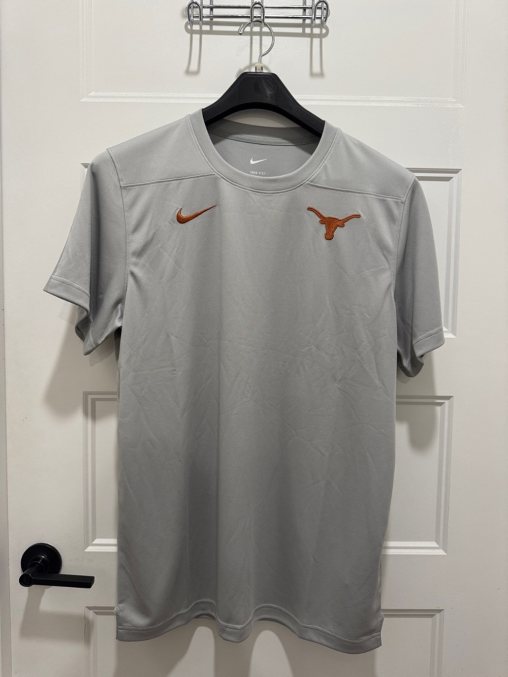 Nike Men’s Light Gray Short-Sleeve Athletic Shirt with Burnt Orange Logos